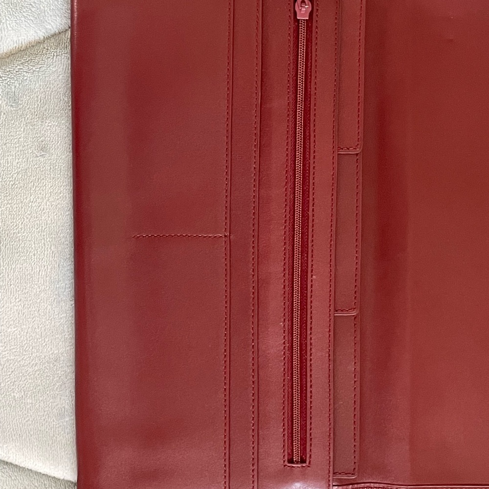SOLD: Vintage Cartier Clutch Wine/Burgundy with Gold Hardware ❤️❤️❤️ - Picture 3 of 16